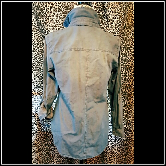 ❌SOLD❌Michael Kors denim Shirt Roll-Sleeve - Picture 3 of 4