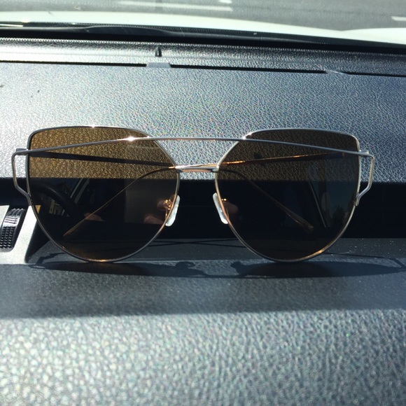 ✨SALE✨Fashionable sunglasses - Picture 2 of 2