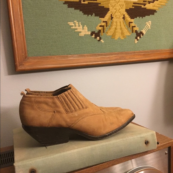 Vintage tan western ankle boots