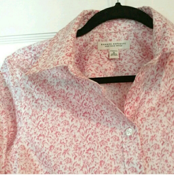 EUC Banana Republic No Iron floral blouse