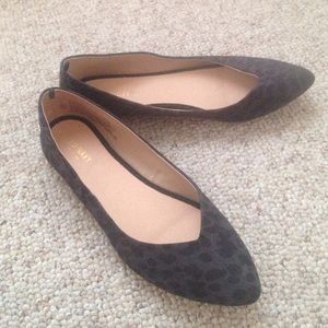 Old Navy leopard pointy toe flats