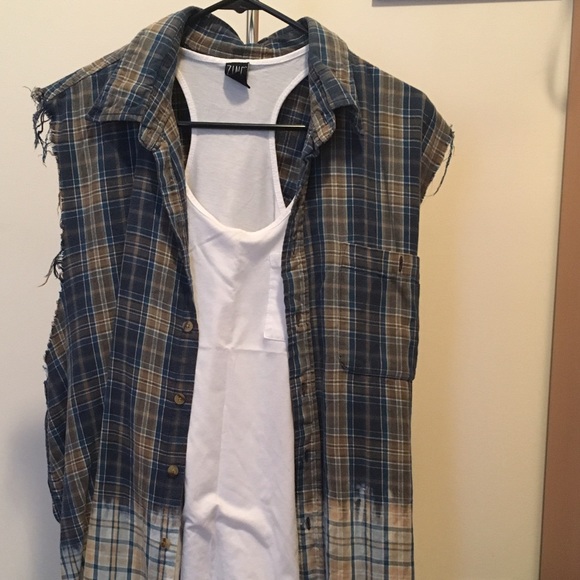 LF sleeveless button down