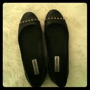 Steve madden black studded flats