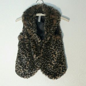 Girls faux fur vest