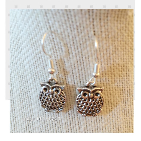 Owl Dangle Earrings. NEW! - Picture 2 of 3