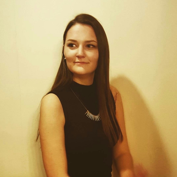 Meet your Posher, Julia - Picture 1 of 1