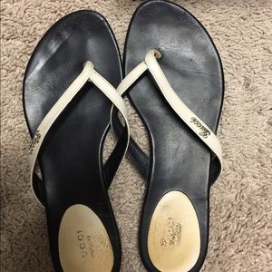 Gucci size 8 flip flops