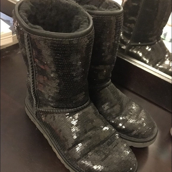 Black sequin UGGS sz 6