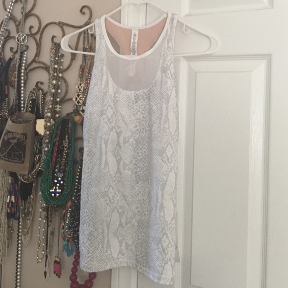 Lululemon tank