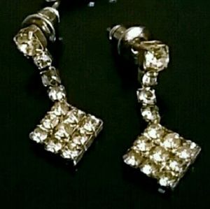 Two earrings bundled