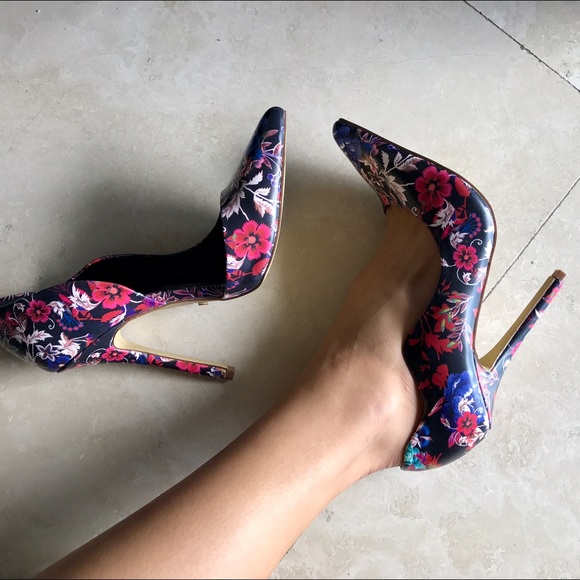 Brand New bebe 'Farnaz' Single Sole Floral Pumps