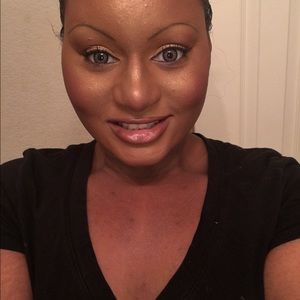 Meet your Posher, Whitni