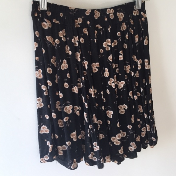 Brandy Melville Sunflower Skirt