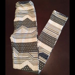 Lularoe Kids L/XL Gray Stripes Triangles Hearts