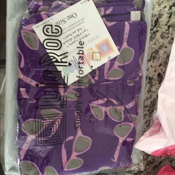 Lularoe OS purple sunglasses BNWT