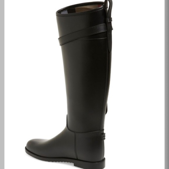 🎉NEW STOCK🎉 Burberry®"Roscot" Rainboots - Picture 2 of 4