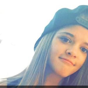 Meet your Posher, Emili