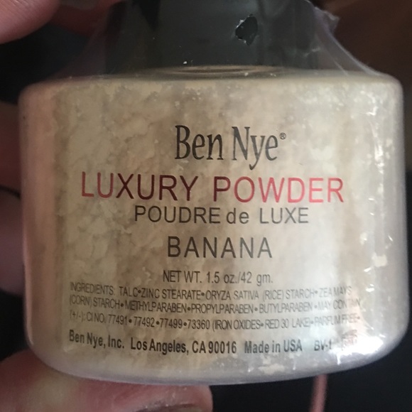 Ben Nye Luxury Powder