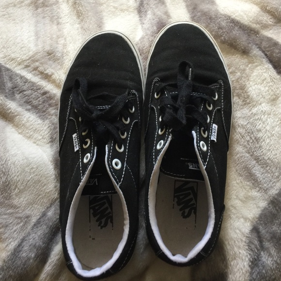 black and white skate vans