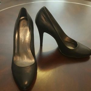 Jessica Simpson Black Leather Pumps