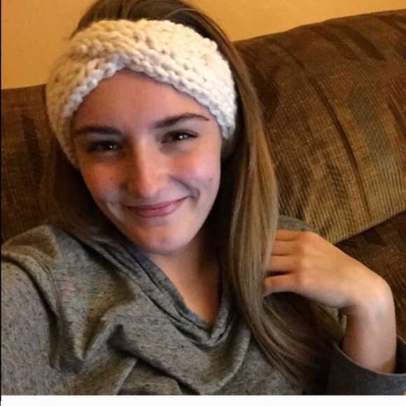 Handmade Handknit Headband/Turban - Picture 3 of 3