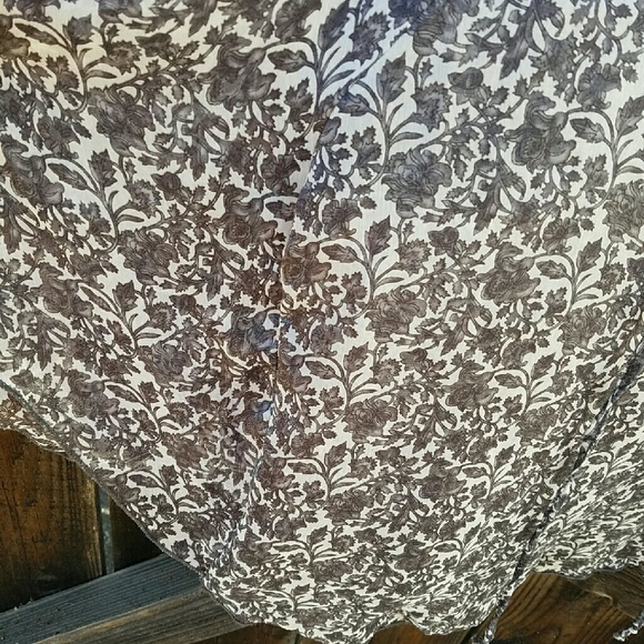 ❌SOLD❌ Butterfly sleeve flowy blouse - Picture 4 of 4