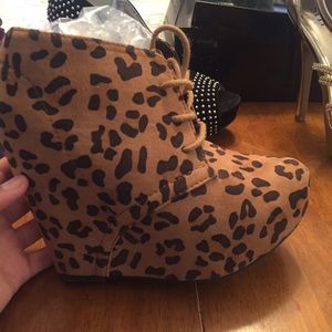 Cheetah print brown wedges