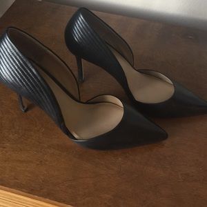 BCBG Black Pumps