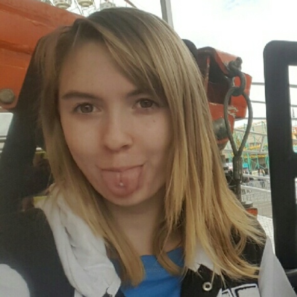 Meet your Posher, Alexandrea