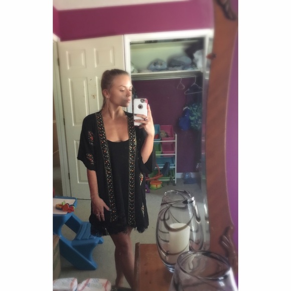 *Sold on Merc* Black Beaded Design Kimono Cardigan - Picture 3 of 4