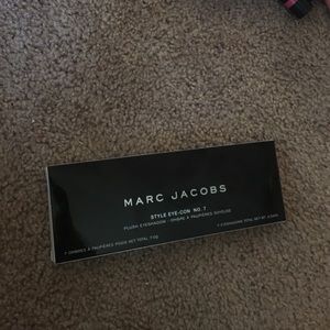 BRAND NEW NEVER USED MARC JACOBS EYESHADOW