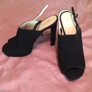 Nine West black suede platform size 10.5