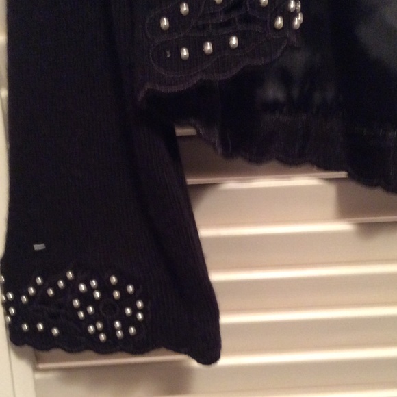 Sweater - Picture 3 of 4