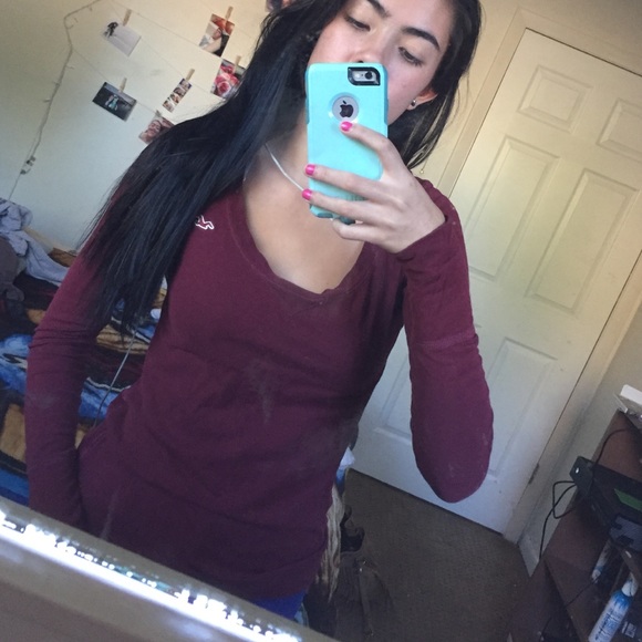 Long Sleeve Maroon Hollister Shirt🌻