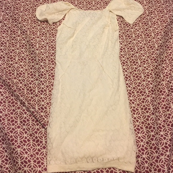 Lulus Dresses & Skirts - LULUs Cream lace dress W/ flutter shoulder sleeves