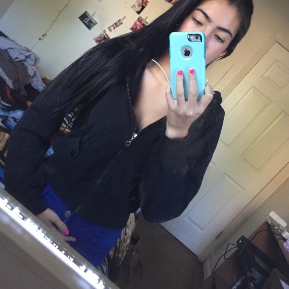 Black Comfortable Cropped Hoodie🌻