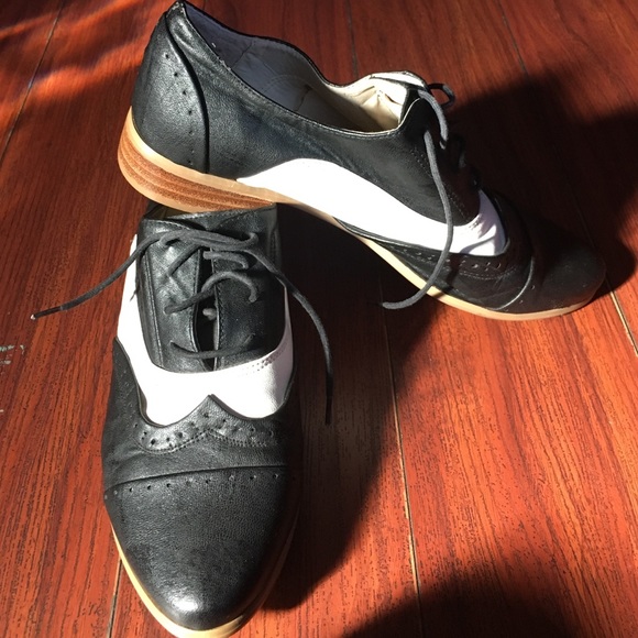 Black and White Oxfords/Saddle Shoes