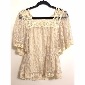 🔴SALE🎉Lace Peasant Blouse 💕