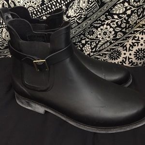 Cute black rain bootie