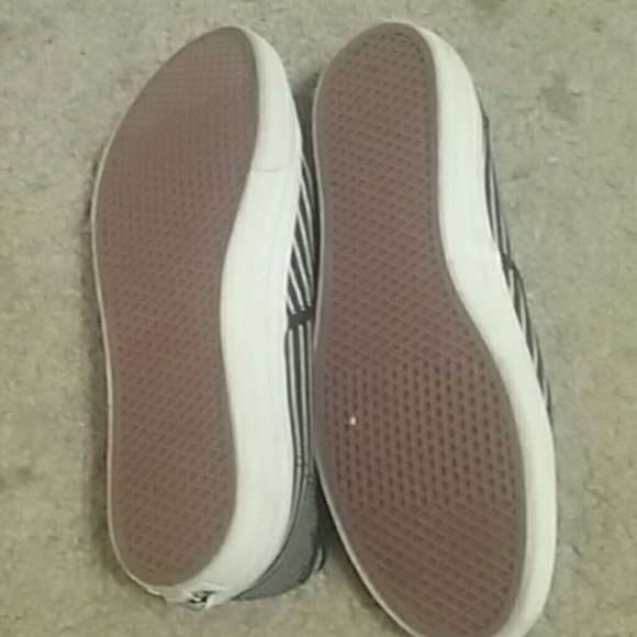 Vans shoes - Picture 2 of 3