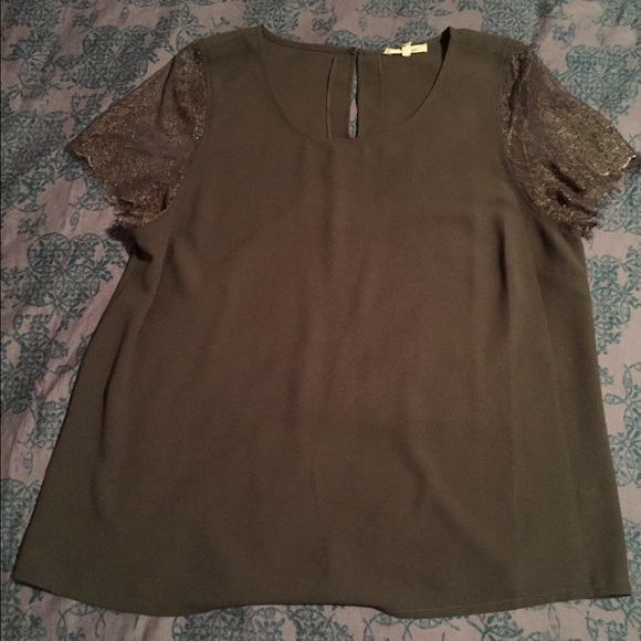 Grey blouse with lace sleeves