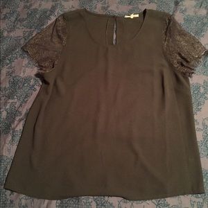 Grey blouse with lace sleeves