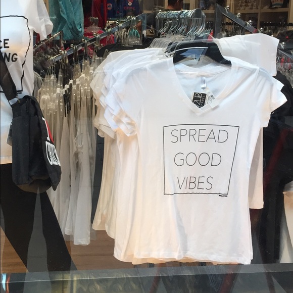 SPREAD GOOD VIBES VNECK TSHIRT - Picture 3 of 4