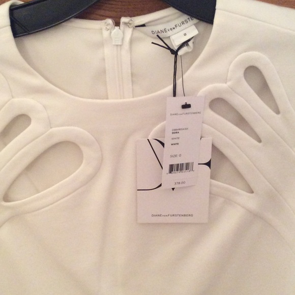 Dress - Picture 2 of 4