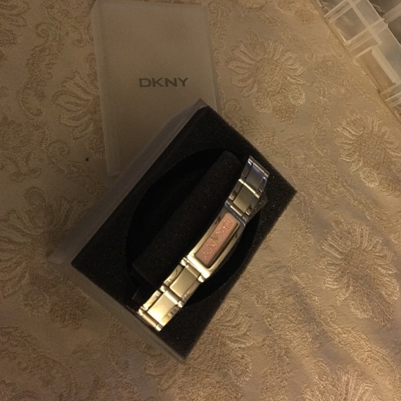 DKNY WATCH