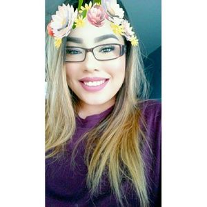 Meet your Posher, Alma