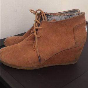 Toms Suede Wedges 😩