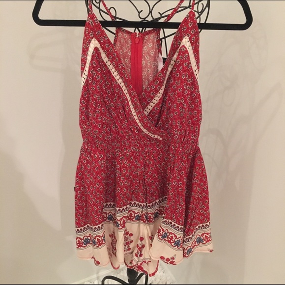 Red Romper ❤️ - Picture 3 of 4