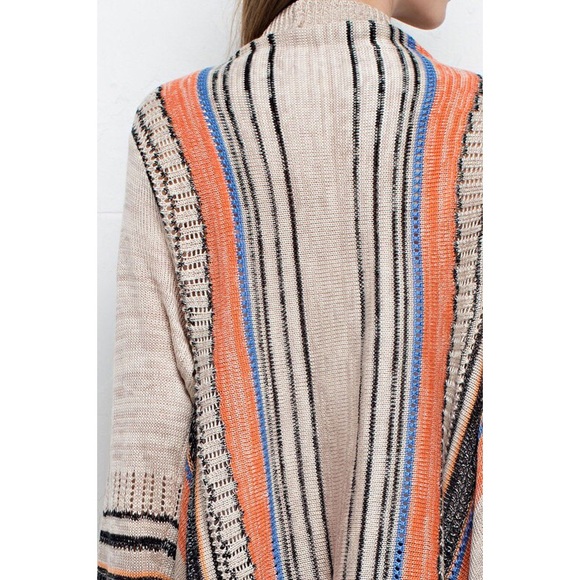 •LAST• Sweater Weather Fringe Cardigan - Picture 4 of 6