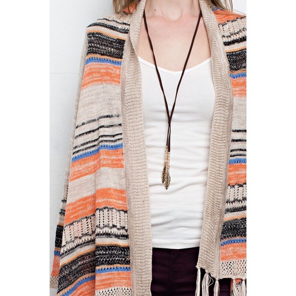 •LAST• Sweater Weather Fringe Cardigan - Picture 5 of 6